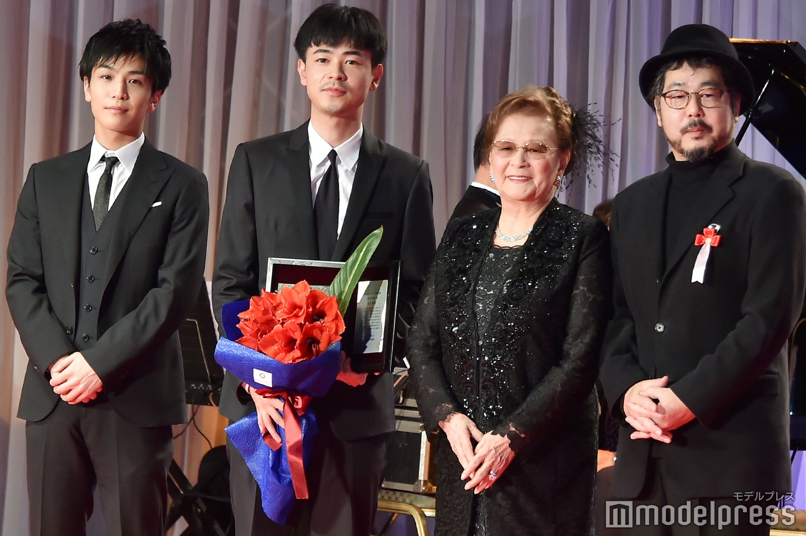 （左から）岩田剛典、成田凌、石原まき子氏、塩田明彦監督（C）モデルプレス