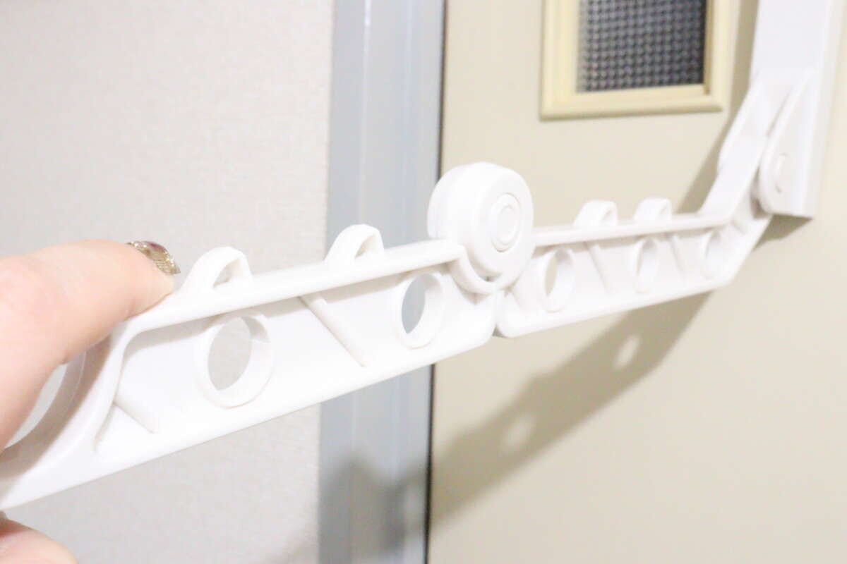 ダイソーの折り畳み式物干しラックは間隔が空いていて通気性を確保できる