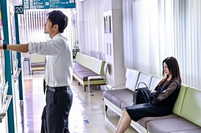 松下洸平、吉高由里子/「最愛」第3話より(C)TBS