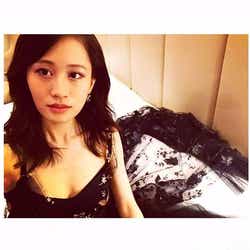モデルプレス - 前田敦子、胸元大胆SEXYドレス姿披露「色気がすごい」「どんどん大人っぽくなる」