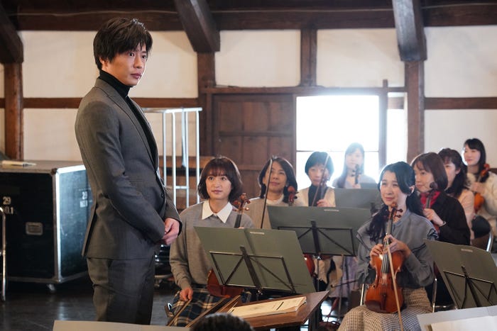門脇麦、田中圭ら/「リバーサルオーケストラ」第5話より(C)日本テレビ