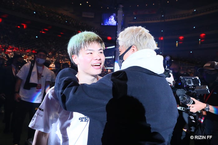 那須川天心、武尊(C)RIZIN FF