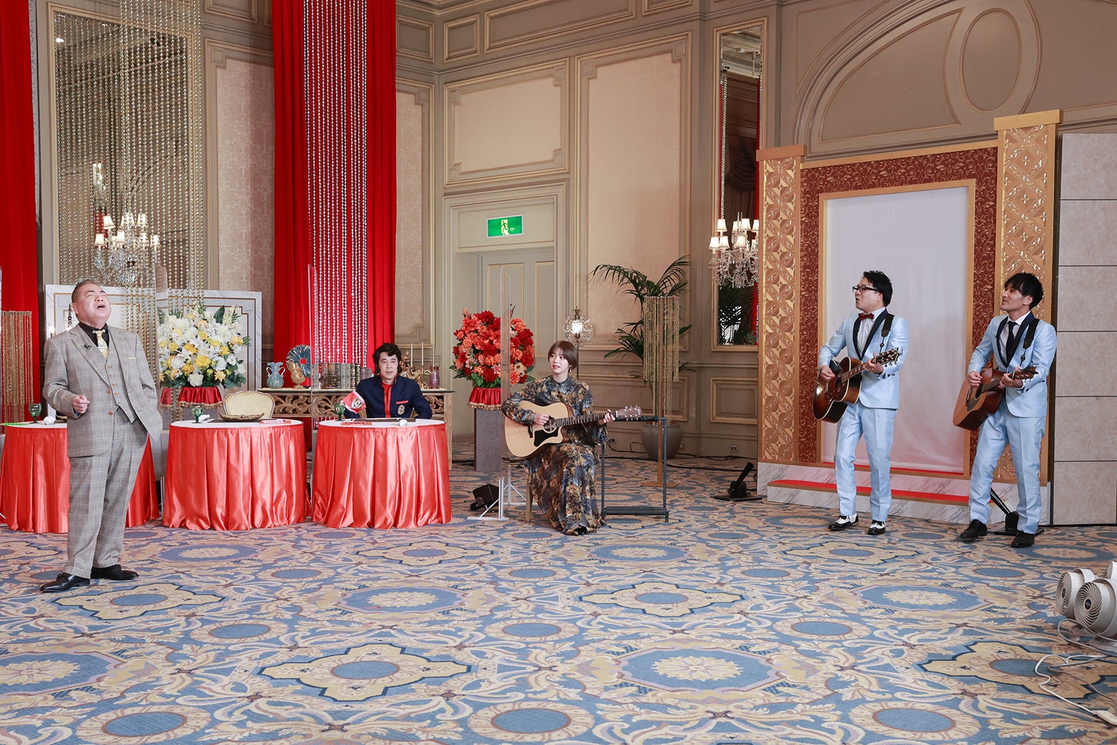 出川哲朗、岡村隆史、池田エライザ、シマッシュレコード（C）日本テレビ