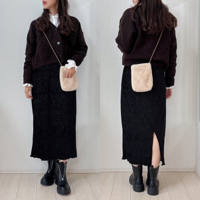 ユニクロスフレヤーンショートカーディガン ユニクロスフレヤーンショートカーディガンとフリルネックブラウスのレイヤードコーデ