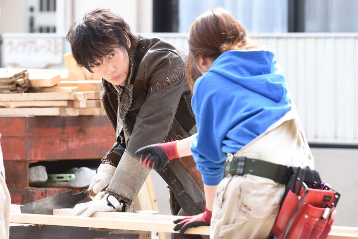 綾野剛/日曜ドラマ「フランケンシュタインの恋」より(C)日本テレビ