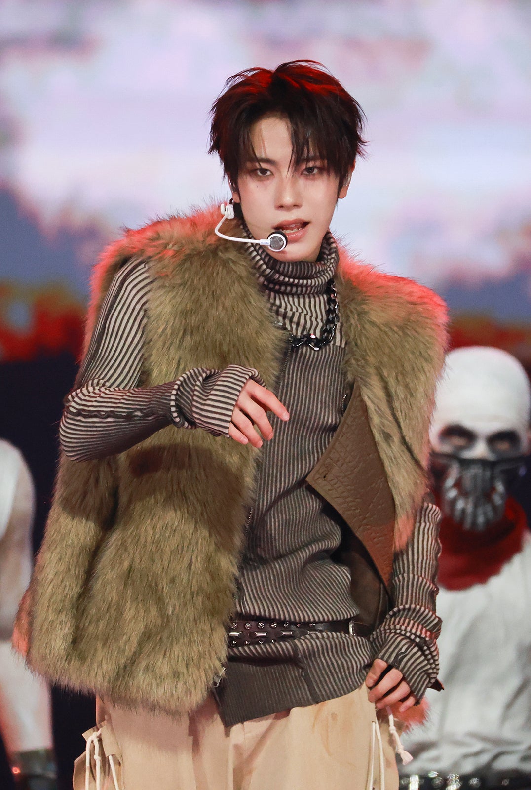 CLOSE YOUR EYES（C）HLL ALL RIGHT RESERVED