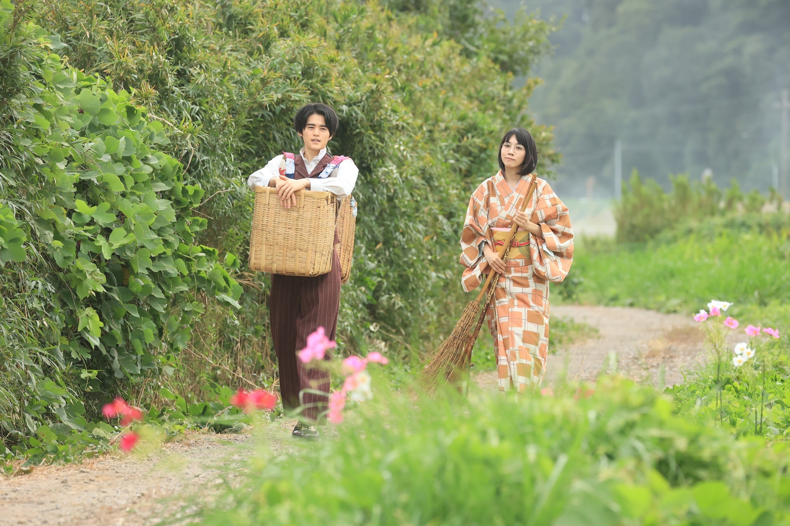 鈴鹿央士、松本穂香「嘘解きレトリック」第2話（C）フジテレビ