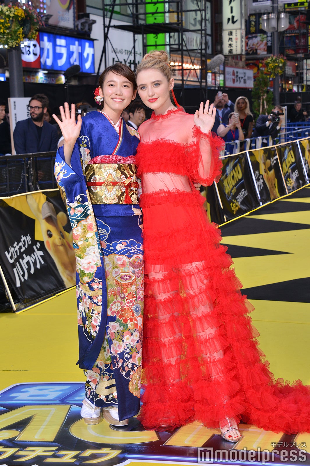 飯豊まりえ、キャスリン・ニュートン（C）モデルプレス