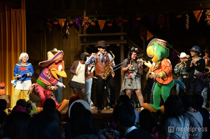 初登場「ハッピーハロウィーン・アミーゴス!」/ゲストも参加
