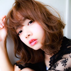 ミディアムヘア女子必見 デジタルパーマで作るイメチェンスタイル モデルプレス