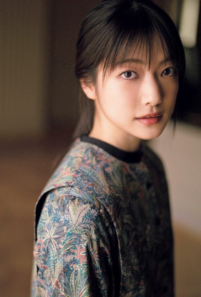 「blt graph.vol.76」ローソンエンタテインメント購入特典ポスター【大園玲(櫻坂46)】/提供画像