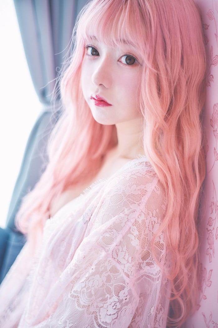 望月めるさん (画像提供:講談社)