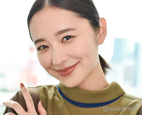 堀田真由、4度目共演・萩原利久との“純愛”は「甘酸っぱい」吉高由里子らから学んだ座長の心得とは<「たとえあなたを忘れても」インタビュー前編>