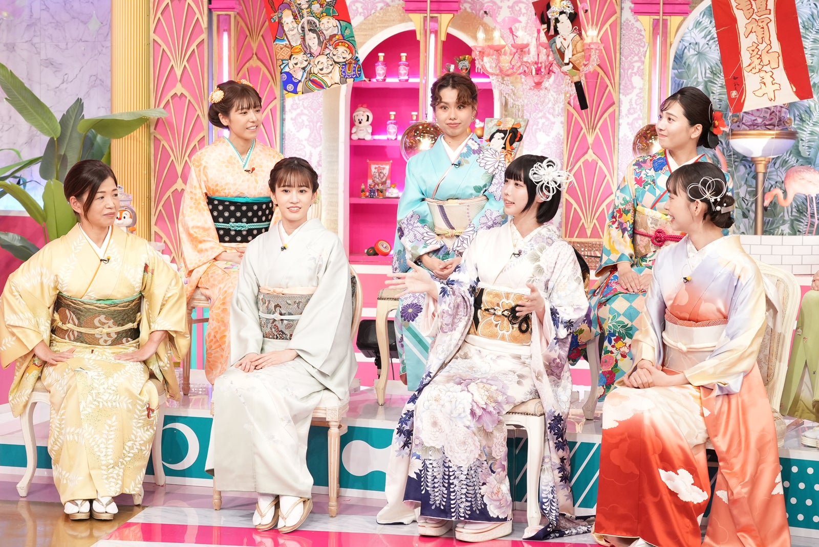 （左から）大久保佳代子、若槻千夏、前田敦子、peco、あの、小野あつこ、井桁弘恵（C）日本テレビ