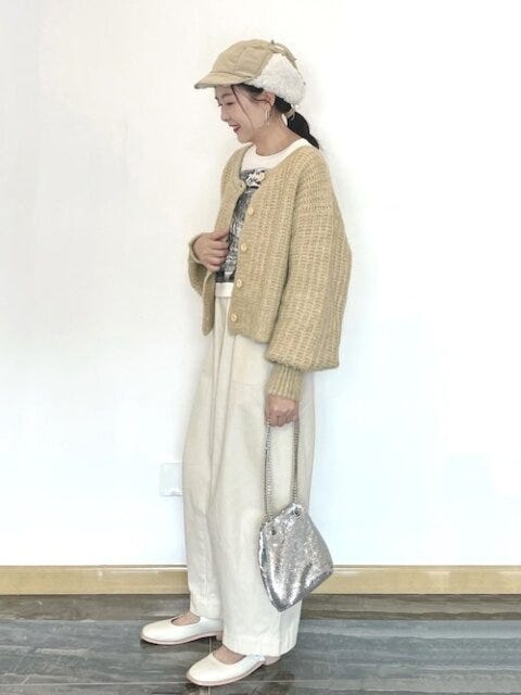 カーゴパンツ　コーデ