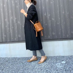 定番デニムパンツの今っぽ見せコーデ|古っぽくなんて見せない!