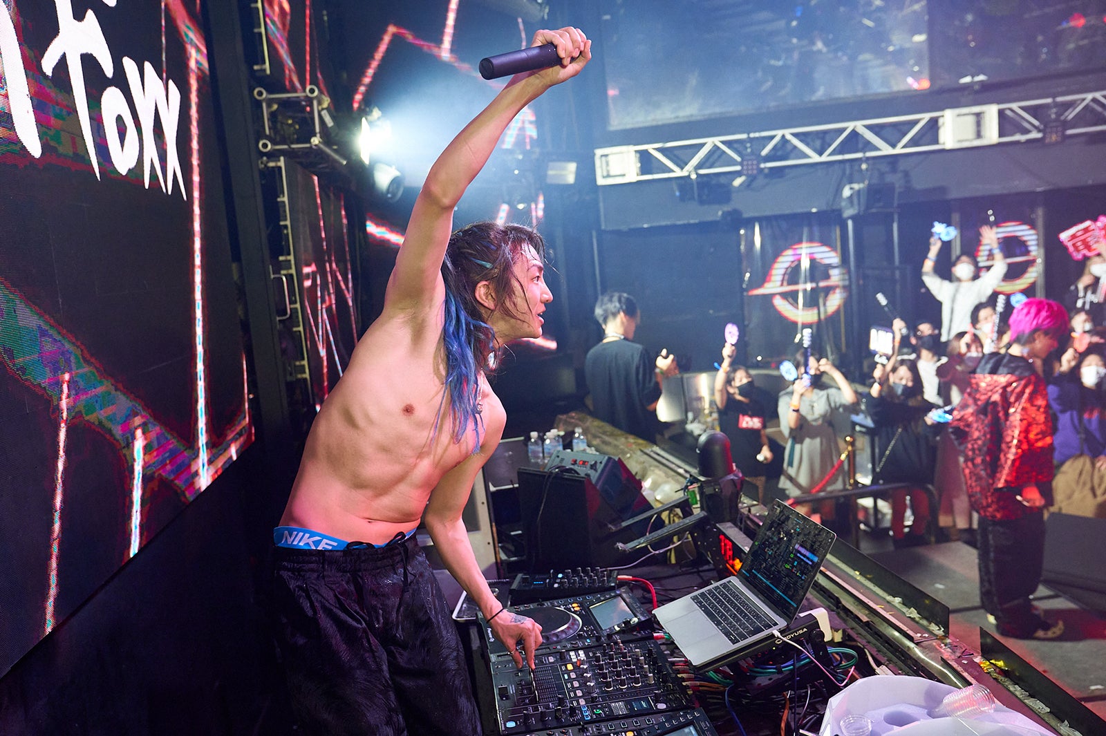 DJ社長「レペゼン恐怖のカウントダウンライブ ～ガチで生配信～」（提供写真）