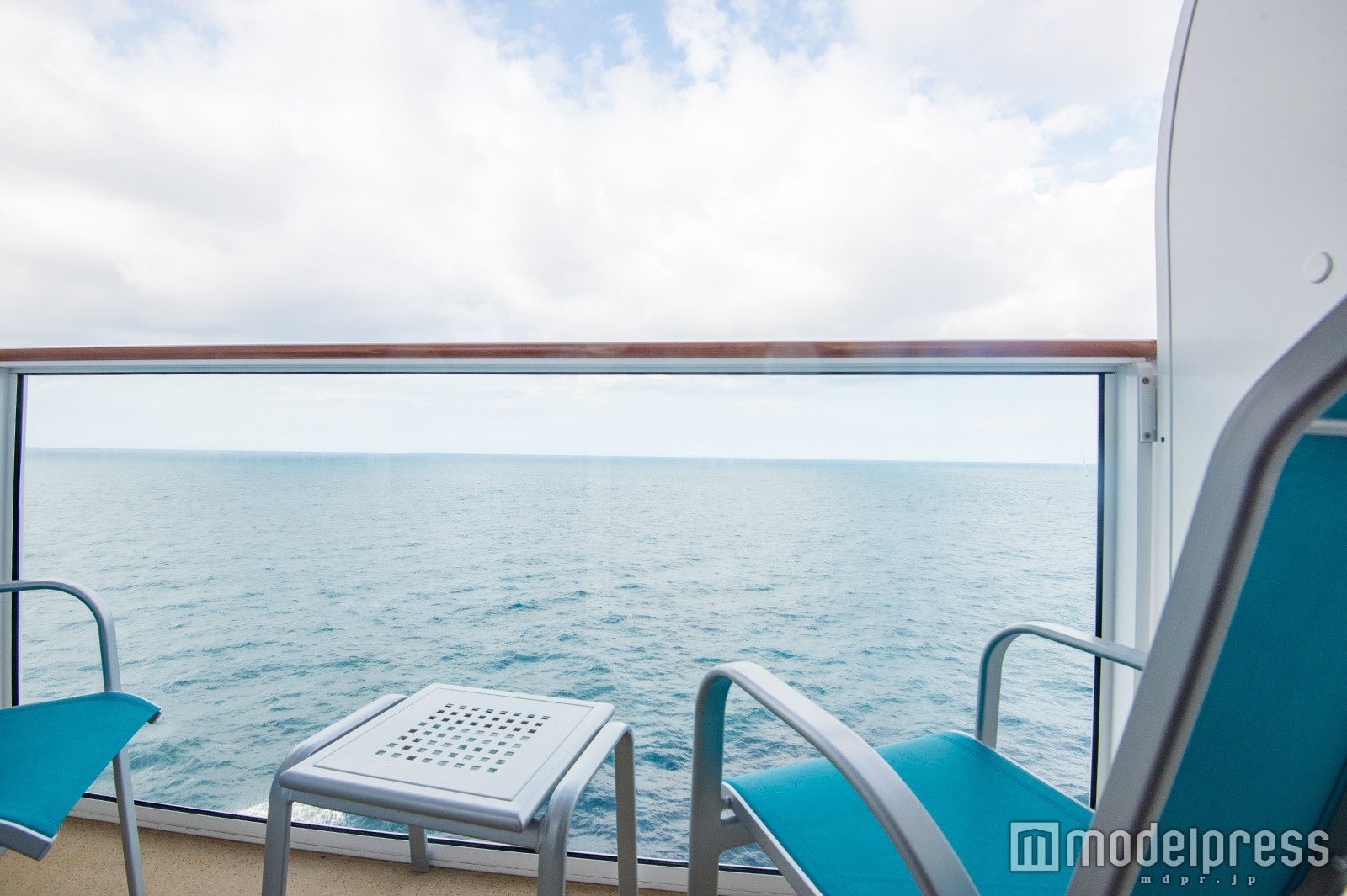 （C）モデルプレス