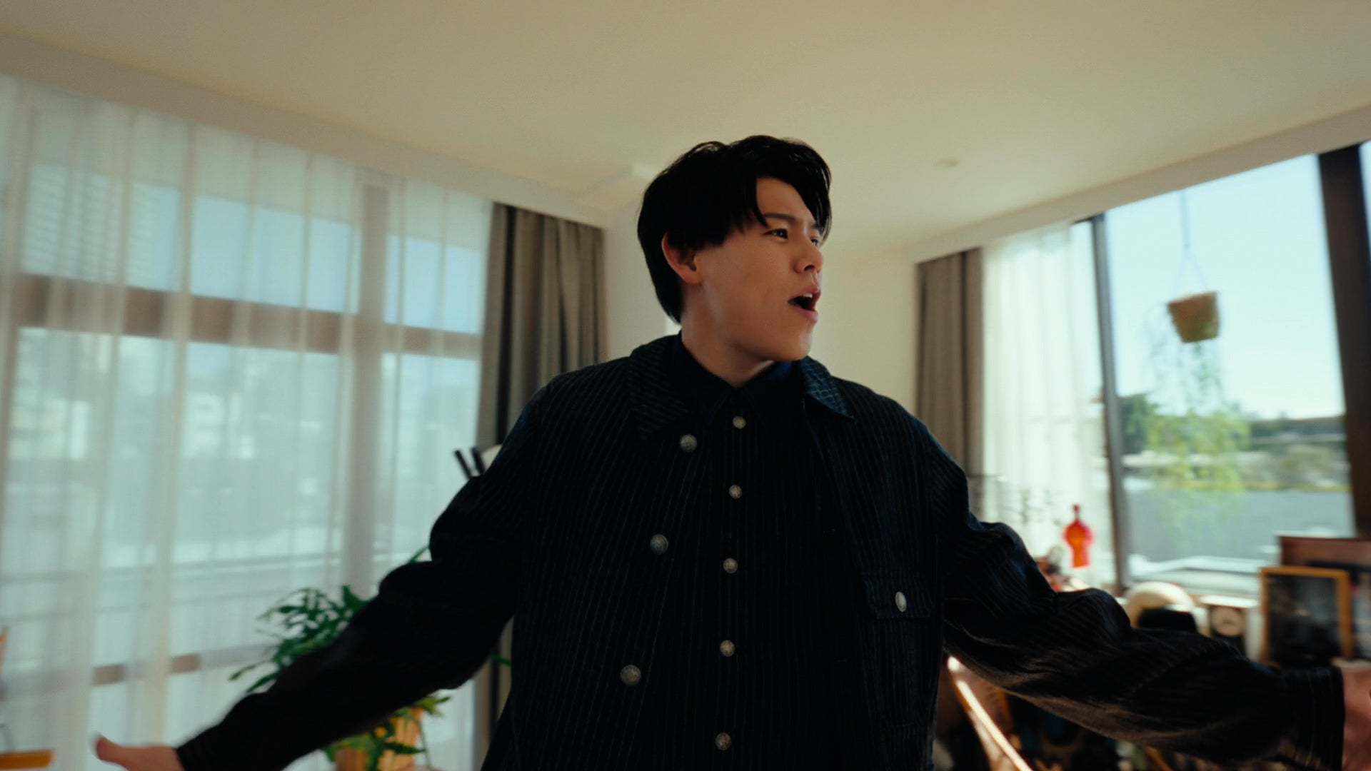 「サン生のCM決まったよ」篇より（提供写真）