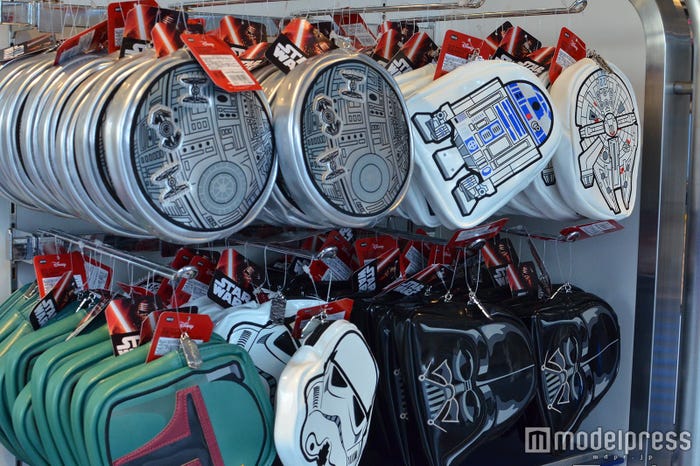 ダース・ベイダーやR2-D2モチーフのポーチがキュート(C)モデルプレス