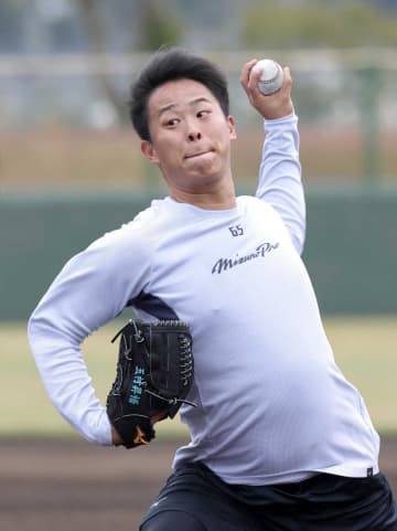 広島・玉村 春季C初日からトップギア宣言「最初から飛ばしていけるようにスタートしている」 坂倉らと自主トレ