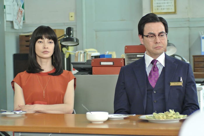 りょう、鈴木浩介/「崖っぷちホテル!」第3話より(C)日本テレビ