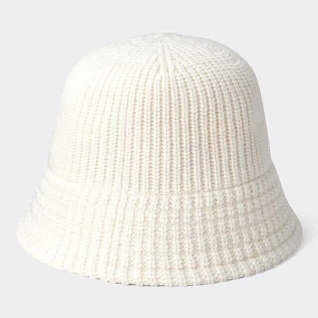 GU　ワイドパンツ　スタイルアップ　カジュアルコーデ　asuka　イラスト　ニットバケットハット