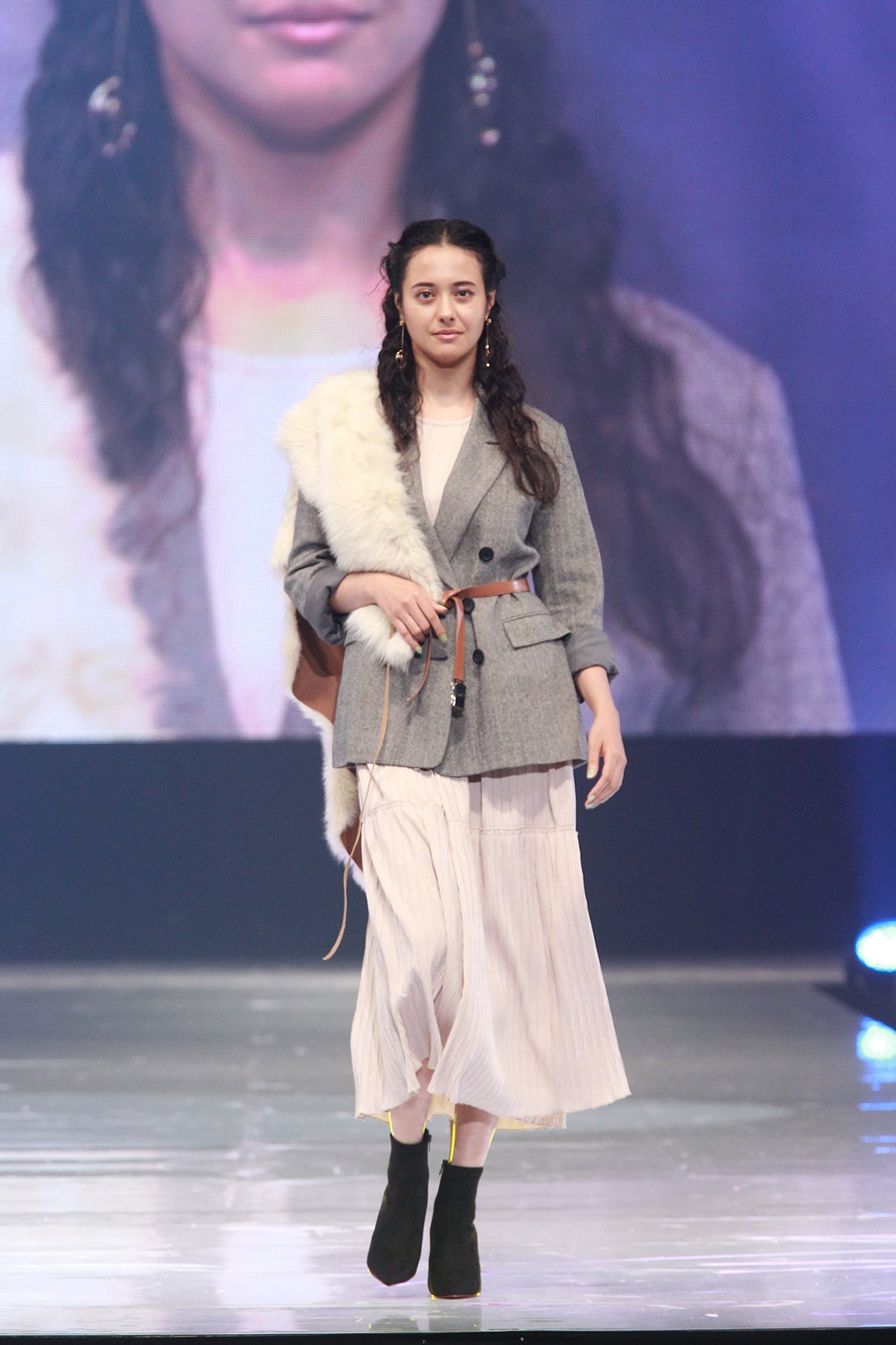 「神戸コレクション 2019 AUTUMN/WINTER -ガールズフェスティバル-」の様子（提供写真）