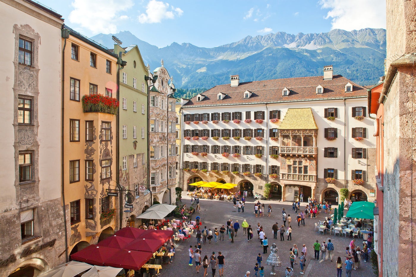 黄金の小屋根がある広場 (C) Innsbruck Tourismus/ Christof Lackner