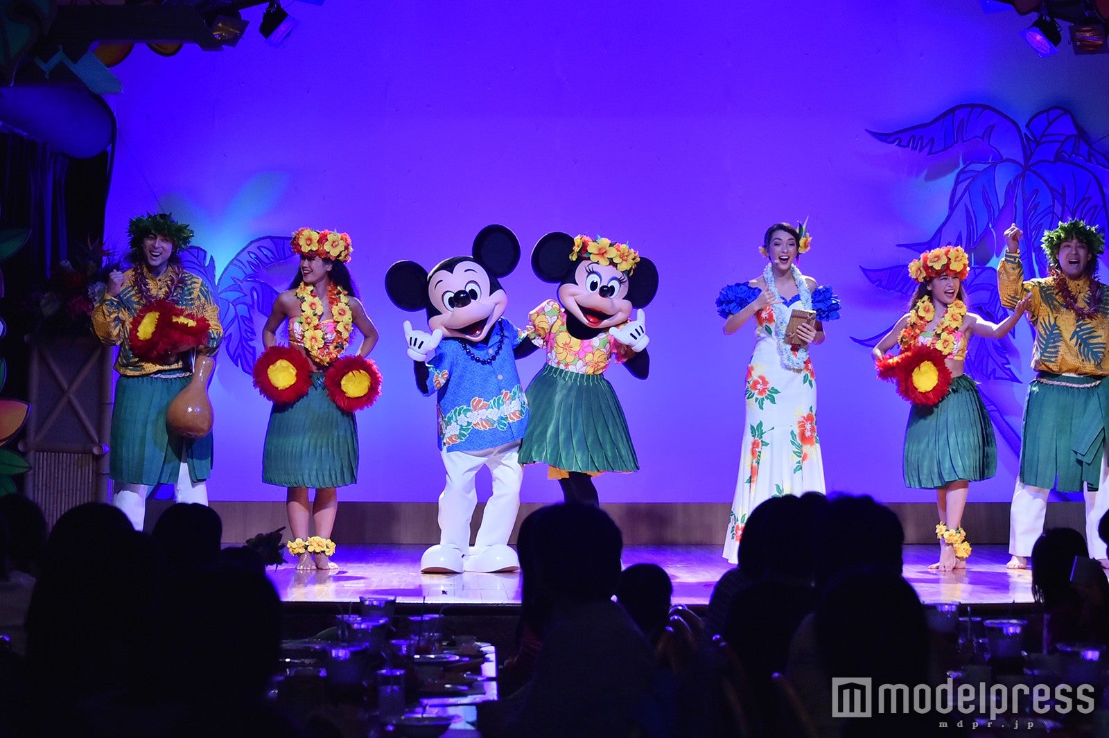 「ミッキーのレインボー・ルアウ」（C）モデルプレス