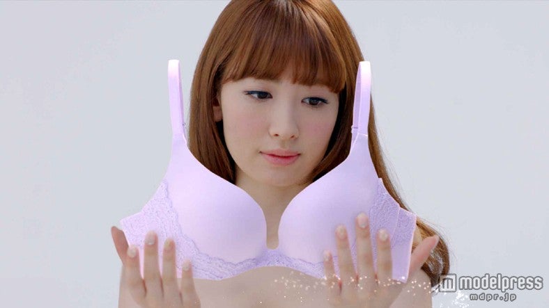 小嶋陽菜／「PEACH JOHN」の新商品「ドリームブラ」ショートムービーより