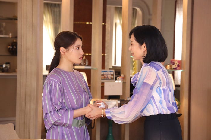 土屋太鳳、木村多江/「やんごとなき一族」第10話より(C)フジテレビ