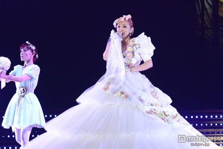 画像3/10) 浜崎あゆみ、衣装替え11回＆20曲熱唱 “ファンと創る”15周年 