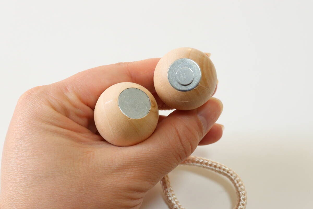 カーテンタッセル（マグネット、ウッドボール）　磁石