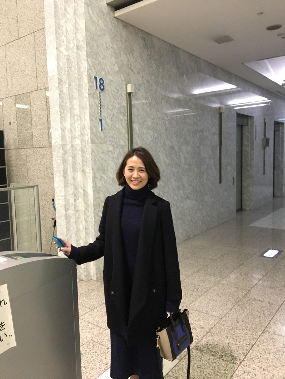 オンエアの後、反省会を行って着替えて帰ります。夜中の1時くらいにフジテレビを出てお家に帰ります。（提供写真）