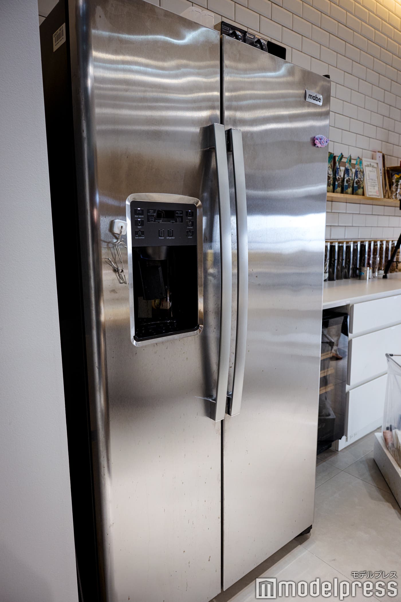 大きな魚も入る巨大な冷蔵庫(C)モデルプレス