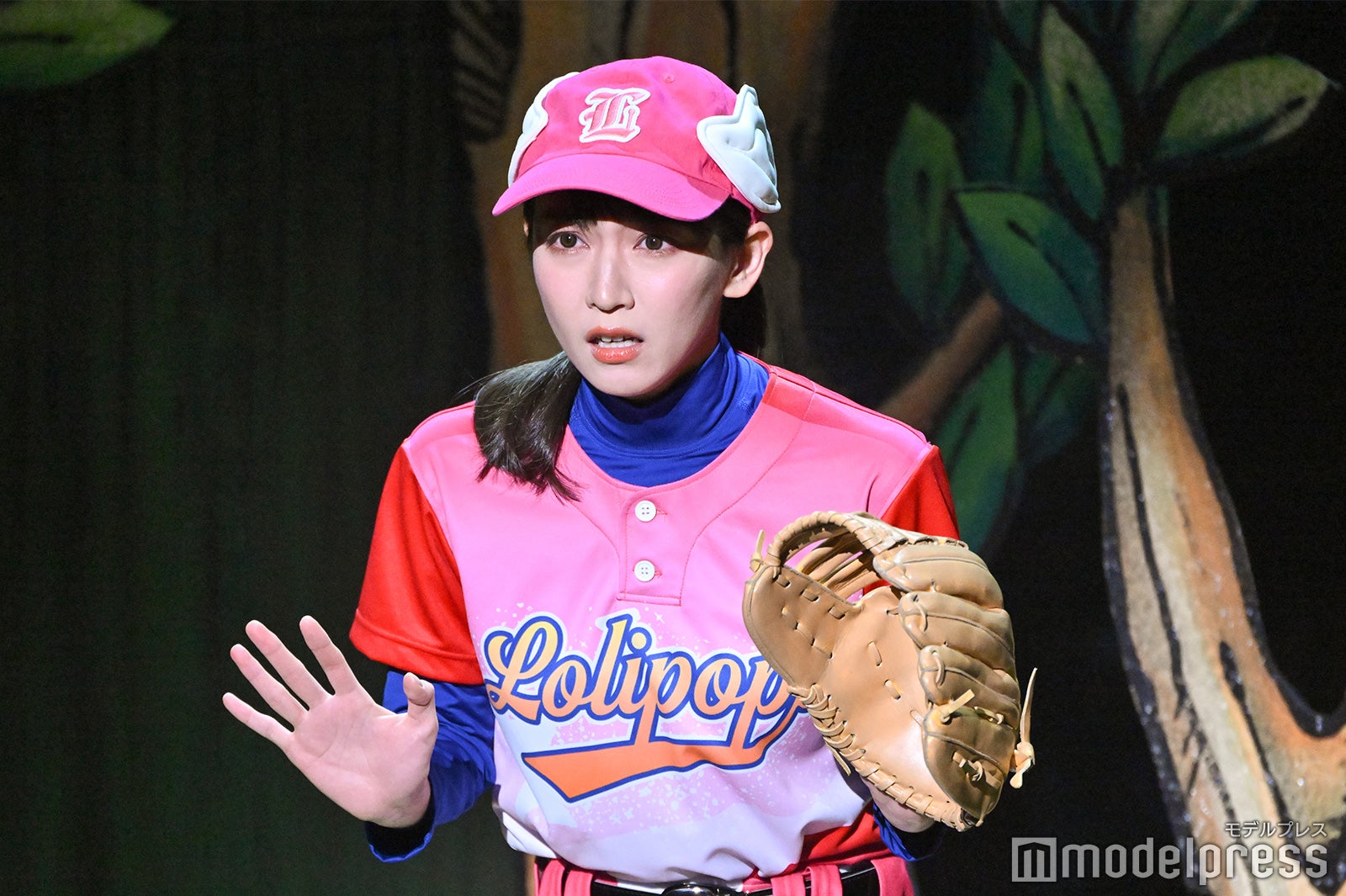 吉岡里帆、共演者からの暴露の連続に赤面「私は大真面目ですから」＜スルメが丘は花の匂い＞