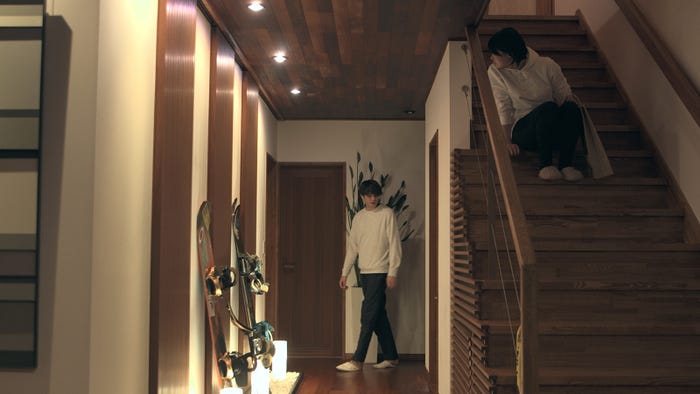 翔平に呼び出されてプレイルームにきた至恩「TERRACE HOUSE OPENING NEW DOORS」14th WEEK(C)フジテレビ/イースト・エンタテインメント