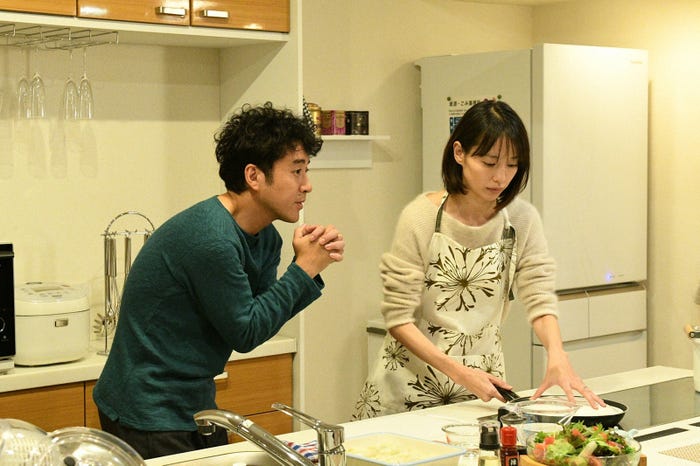 ムロツヨシ、戸田恵梨香/「大恋愛~僕を忘れる君と」第7話より(C)TBS