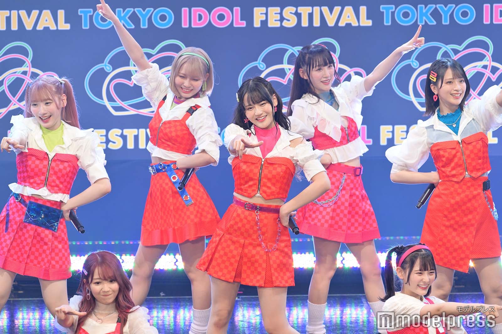 =LOVE （C）モデルプレス