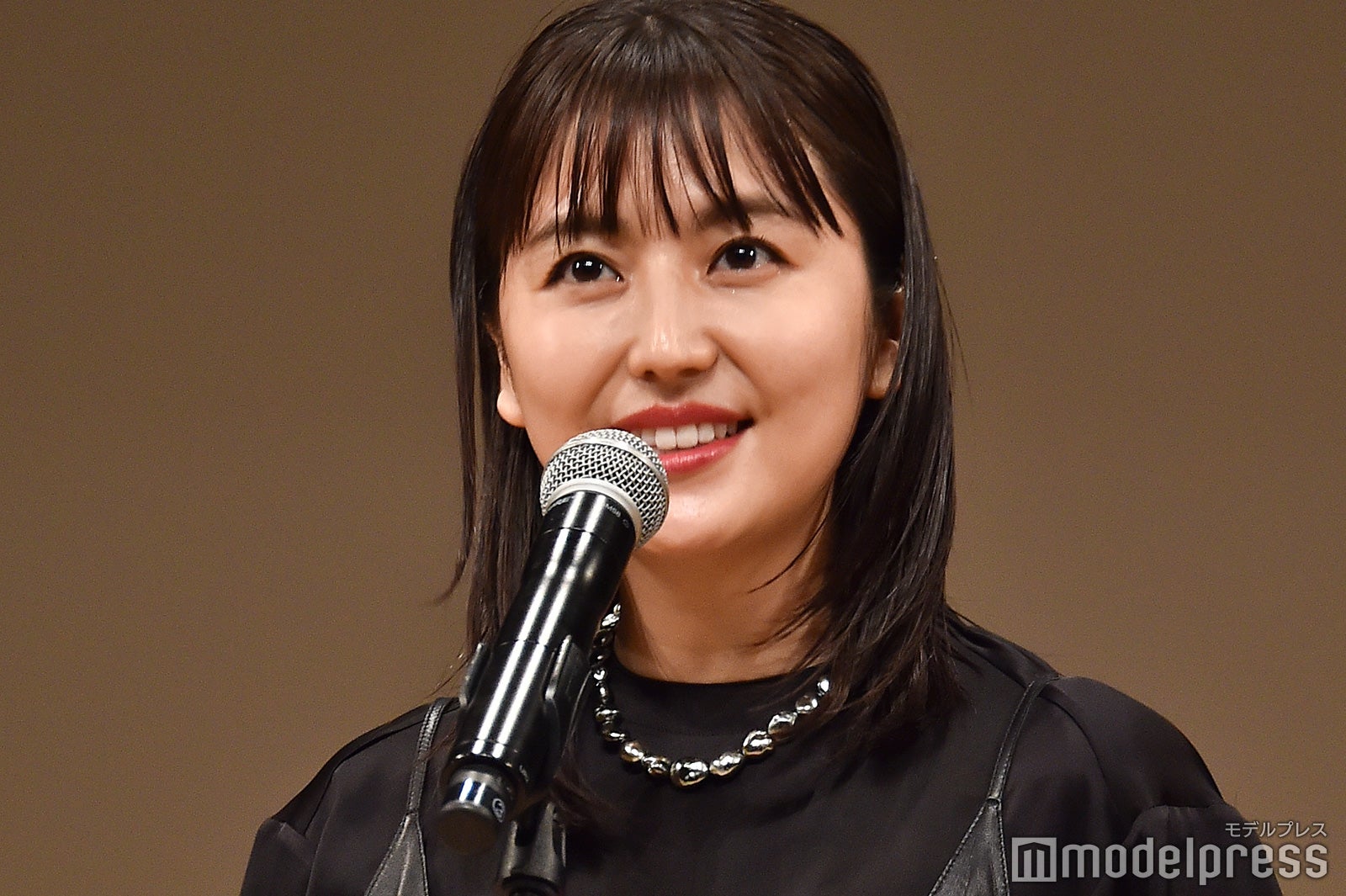 長澤まさみ「昨今は色んな情報が錯綜し…」“コンフィデンスマン愛