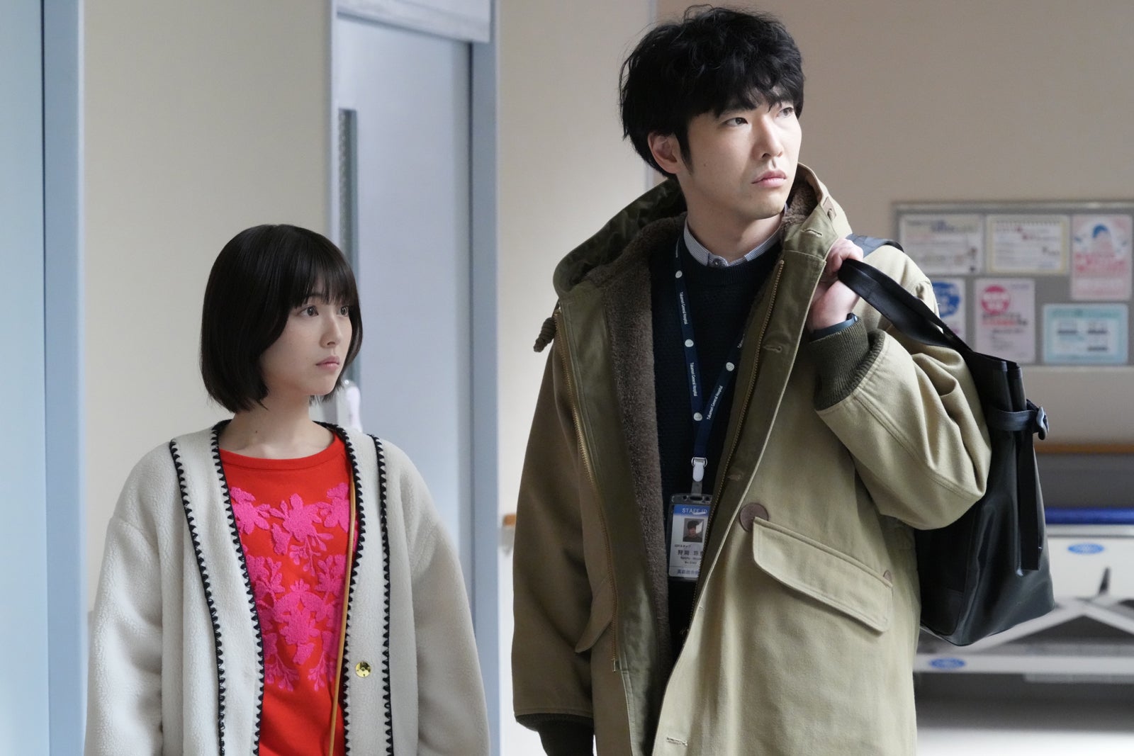 浜辺美波、柄本佑／「ドクターホワイト」第7話より（C）カンテレ