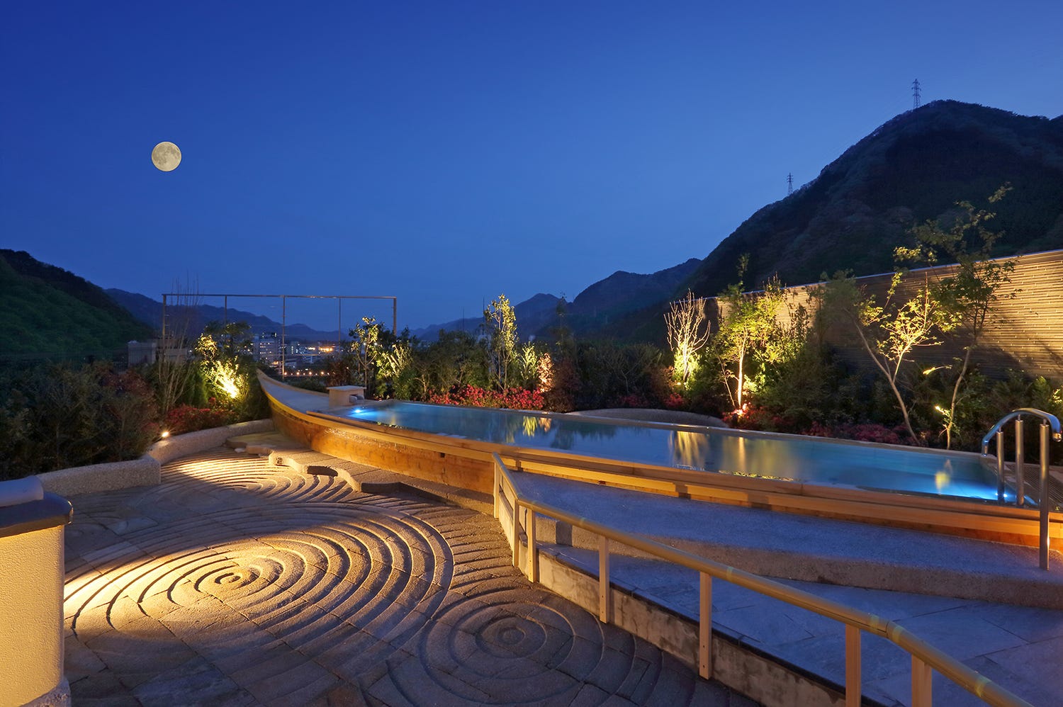 星空を見上げる露天風呂、豪華カニ付ブッフェも!日光「あさやホテル」でご褒美女子旅