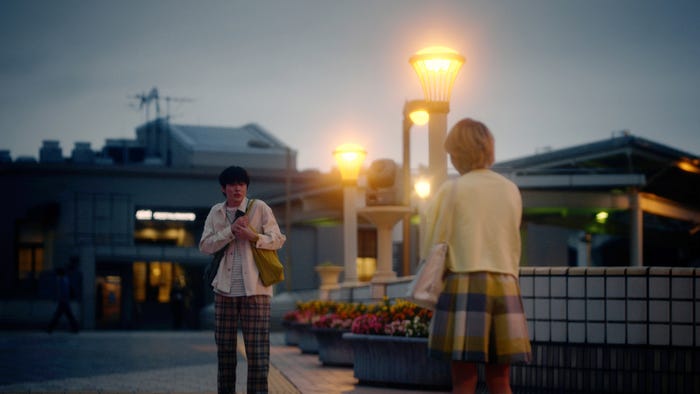 望月歩、伊藤万理華/場面写真 (提供写真)