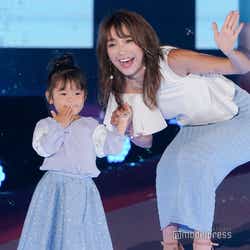 モデルプレス - 木下優樹菜、親子ランウェイで会場沸かす 山里亮太も魅了「天使だね」