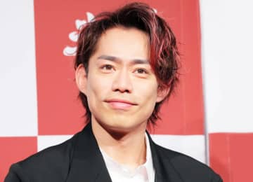 「若返ってます？」引退から3年、39歳になったフィギュアレジェンドの最新姿にネット衝撃「どこのモデルさんかと」「めちゃ爽やかなんですけど！！！」