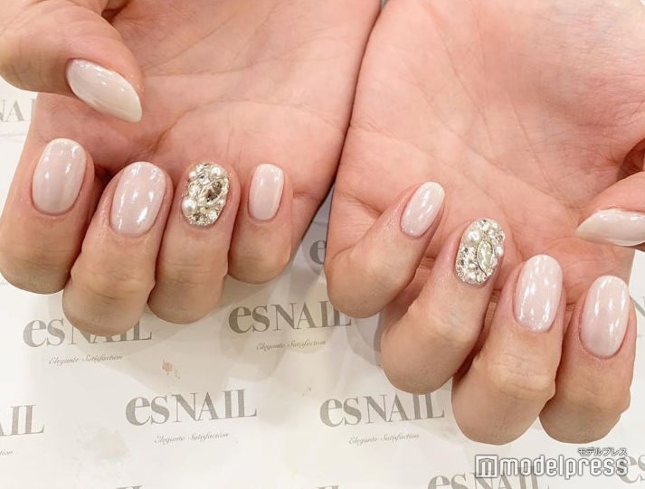 やわらかな輝きにうっとり “ホワイトミラーネイル”で上品に【今週のネイル】
