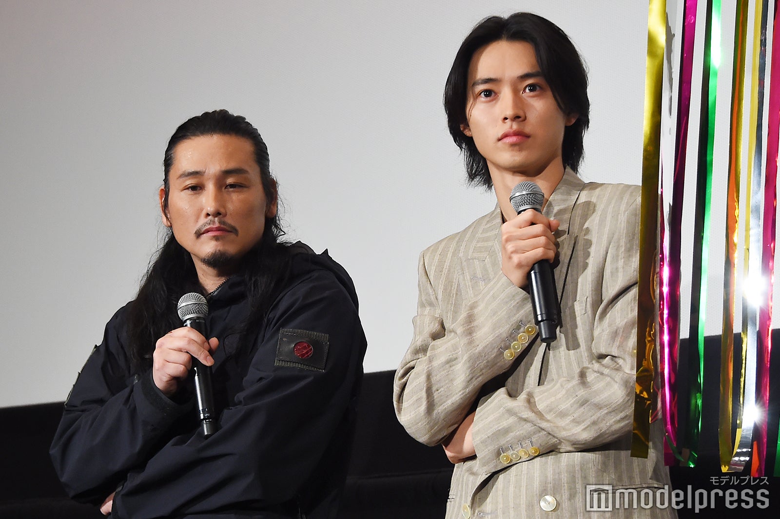 坂口拓、山崎賢人 （C）モデルプレス