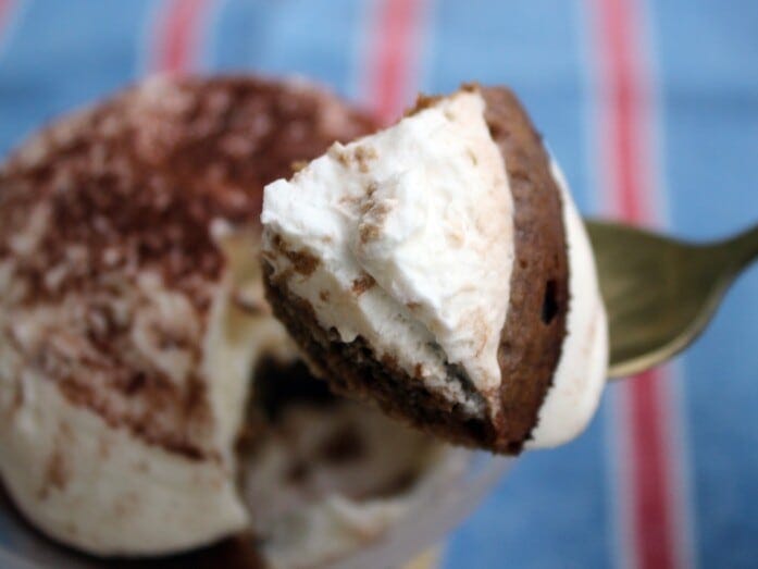 コーヒーやココアパウダーのほろ苦さがアクセントに