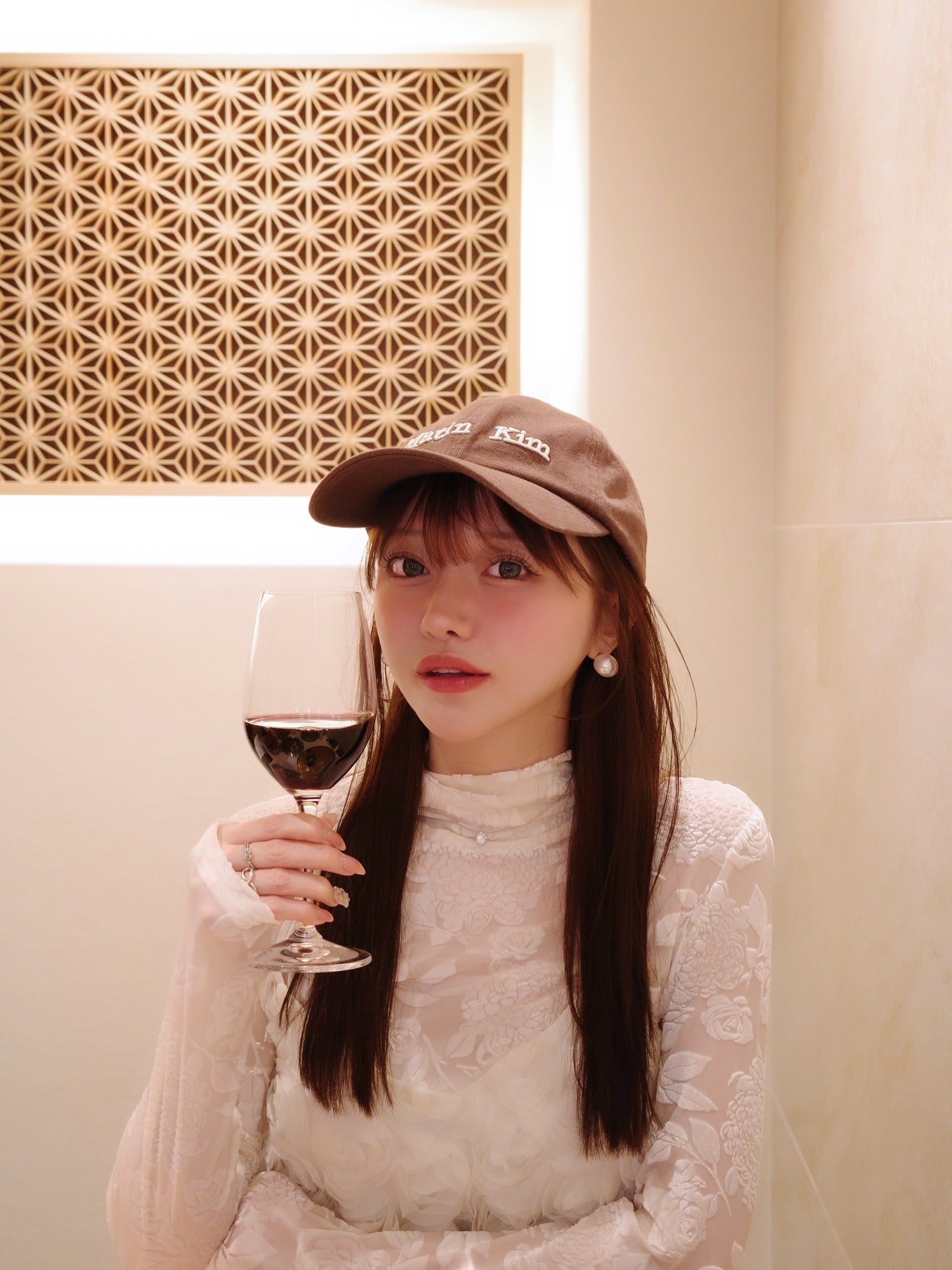 【キャバ嬢のご褒美グルメ】「6皿一気に頼みます」計1万8000円のカニ・罪悪感なしカップラーメン・会員制焼き鳥屋など